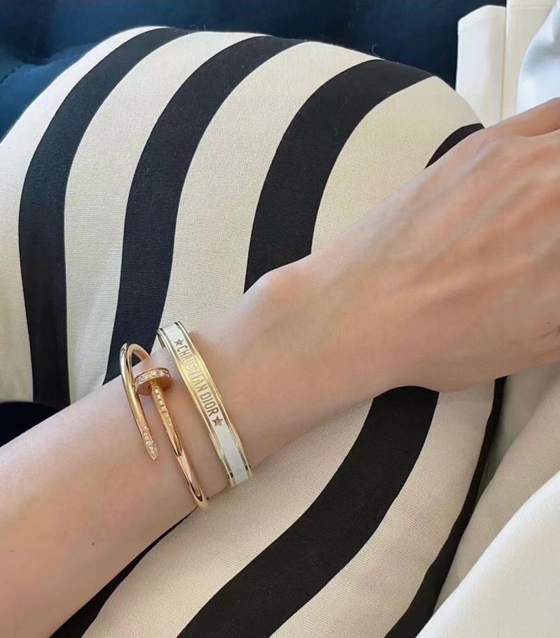 chr1st1an D10r bracelets